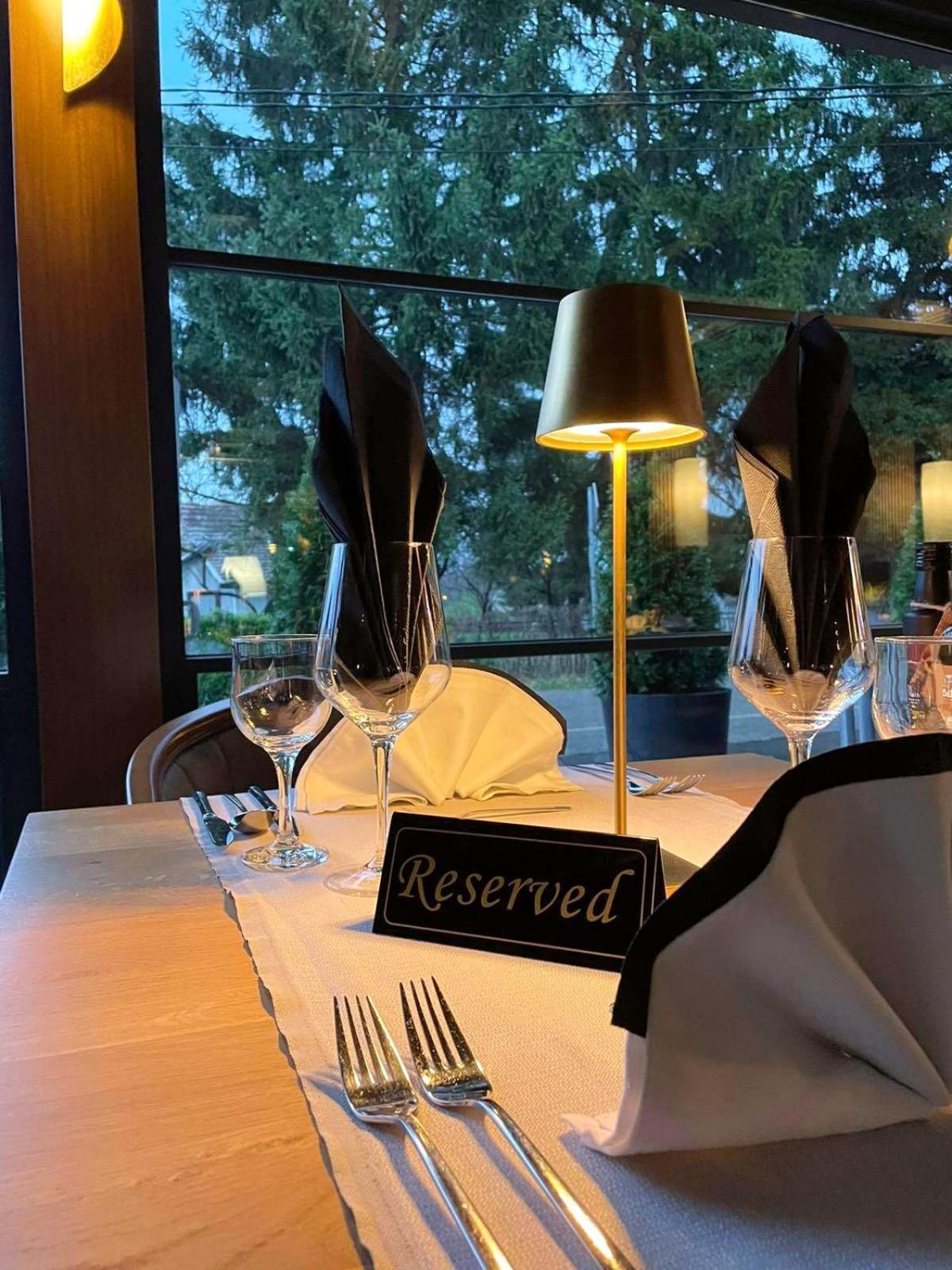Swiss Plus Hotel Bihać Eksteriør bilde