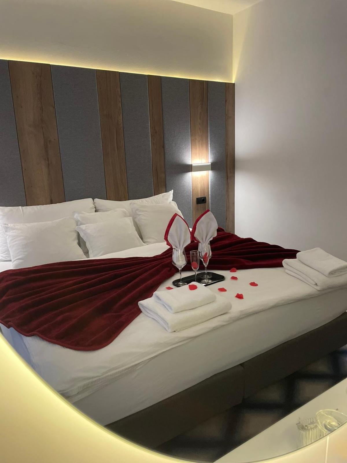 Swiss Plus Hotel Bihać Eksteriør bilde